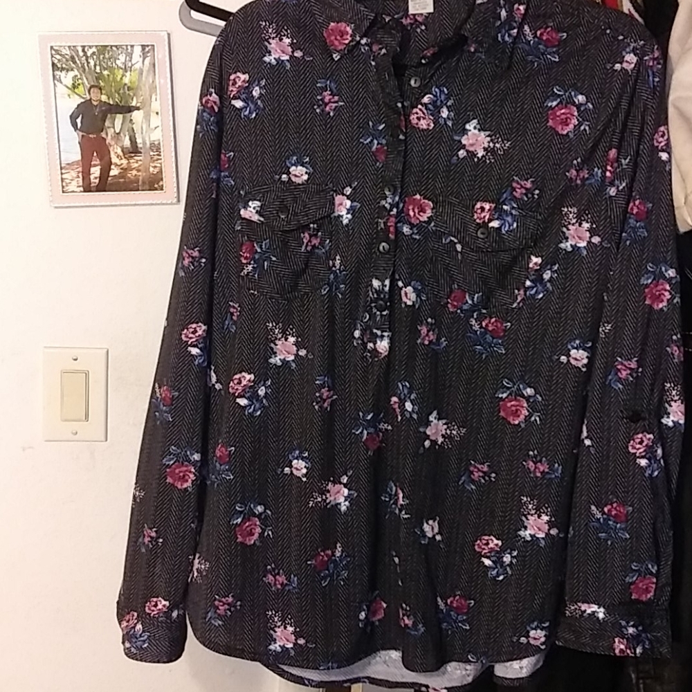 Blouse - Picture 2 of 2